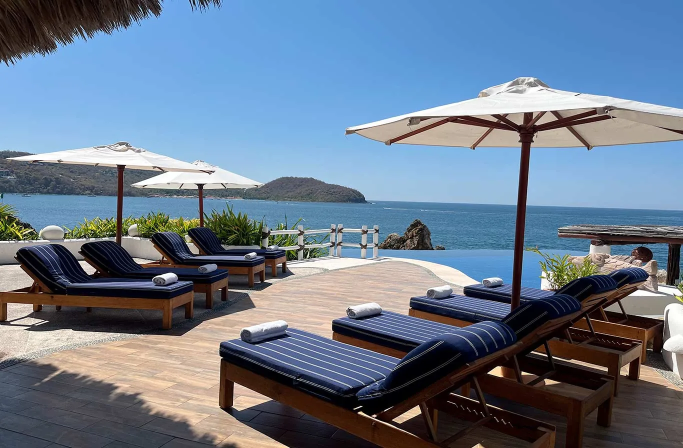 El Murmullo luxury villa in Zihuatanejo